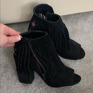 Black fringed booties
